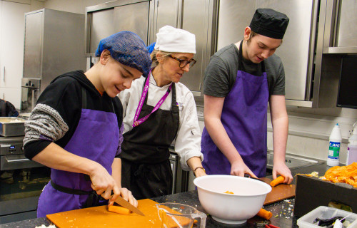 Aspire 16+ students preparing Christmas meals for The Feeds Social Supermarket